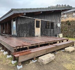 イタウバは耐久性に優れているだけでなく、施行しやすさもあって、ベストチョイスだと思います